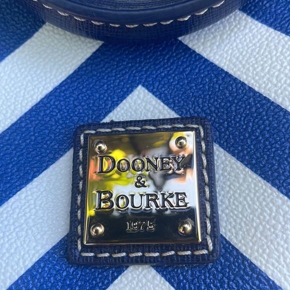 ⭐️ HOST PICK ⭐️ NWOT Tag Dooney & Burke Purse - Picture 5 of 15